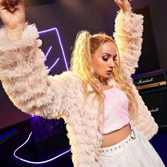 Plus Solid Teddy Jacket - Picture 4 of 7